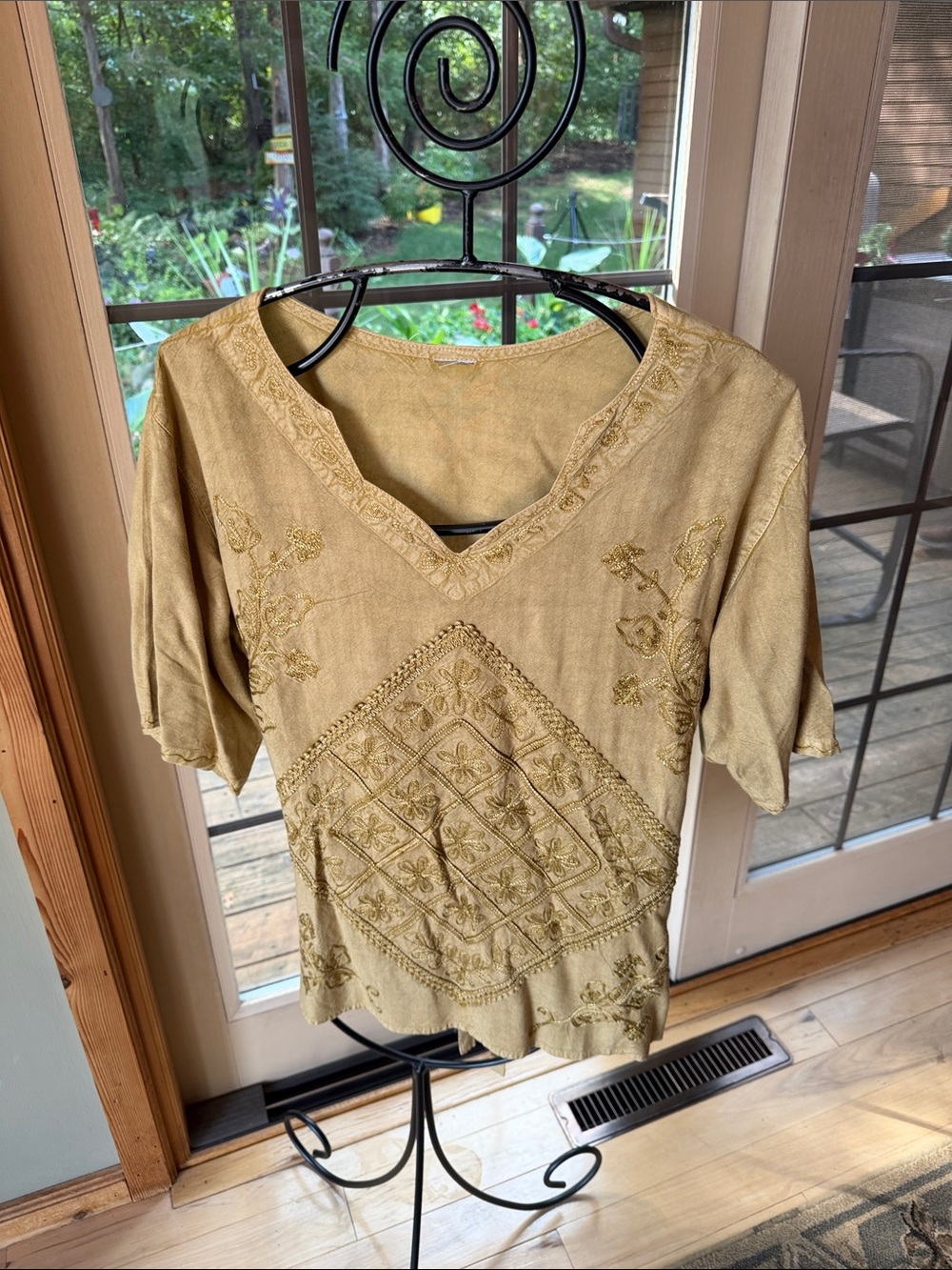 Ethnic Motifs Estate Unique Rare Embroidered V-Neck Women’s Sz L Top w Tie Back